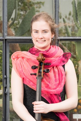 Lisa Hofer (Violoncello)
